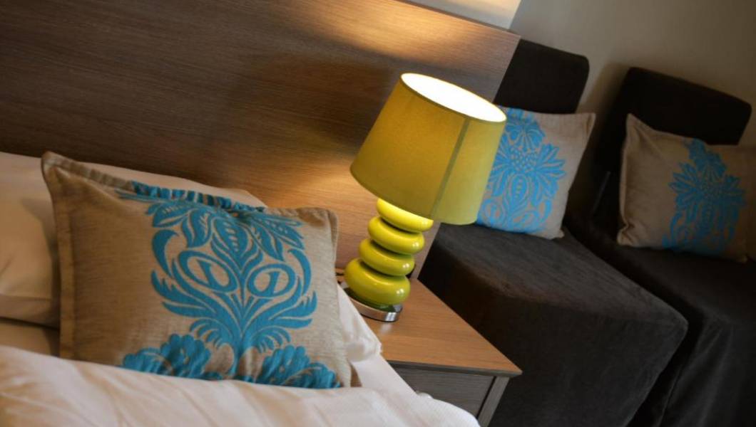 STANDARD z balkonikiem - łóżko podwójne